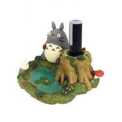 MON VOISIN TOTORO - POT A CRAYON TOTORO AU BORD DE LA MARRE