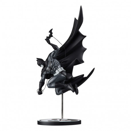 BATMAN BY INHYUK LEE DC DIRECT STATUE BATMAN BLACK AND WHITE 25 CM